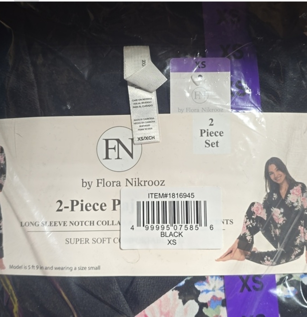 NWT Flora Nikrooz Black Floral Pajama Set size XS Cute 2 piece pajama set! - Picture 2 of 6